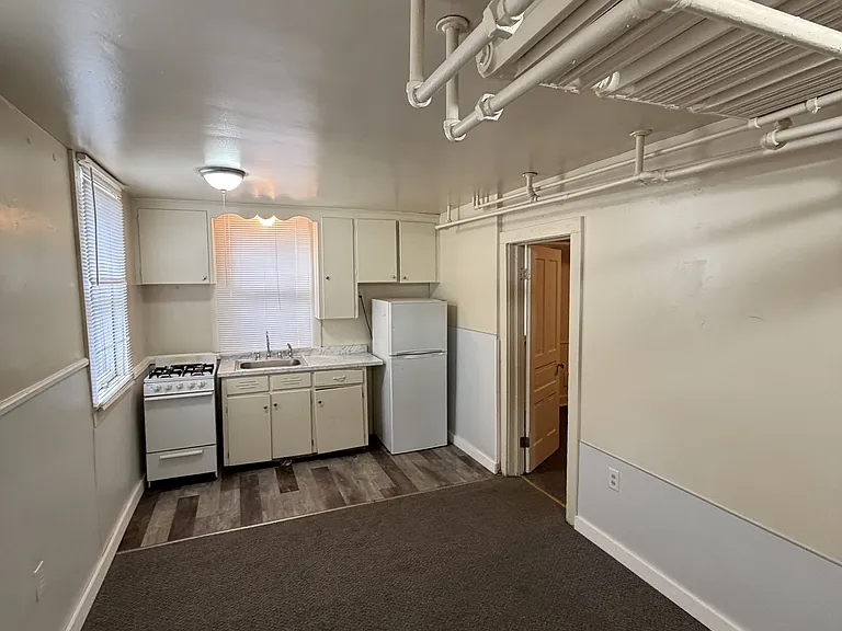 707 S Rose St — Photo 2