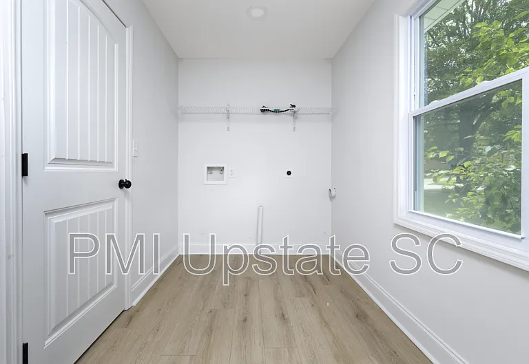 101 Paris View Dr — Photo 7