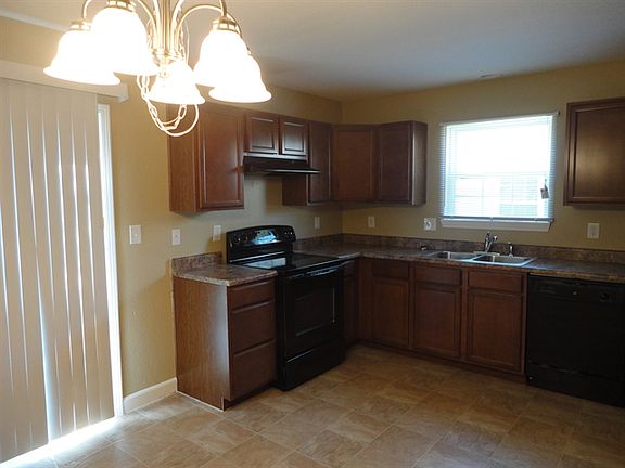 5th image of 723 Treyburn Lakes Way