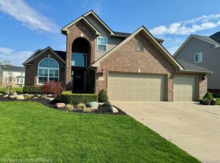 55754 Sunningdale Dr, South Lyon, MI 48178
