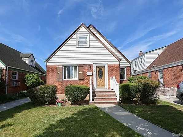 8152 249th Street, Bellerose, NY 11426