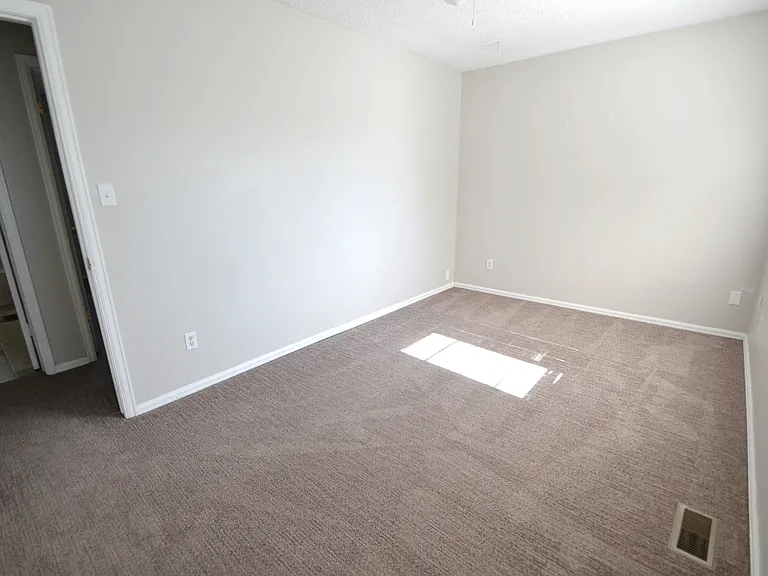 316 Poe Pl — Photo 8