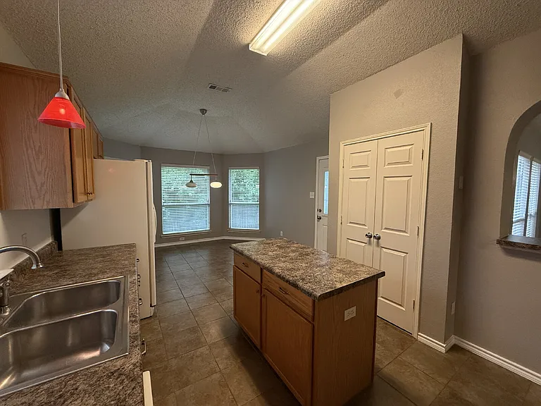 6105 Comfort Dr — Photo 13