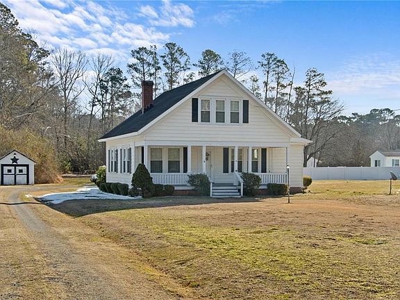 3rd image of 20 Pine Hall Rd