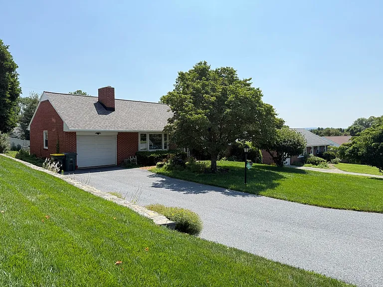45 Highland Dr — Photo 1