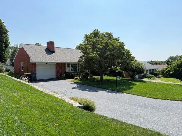 45 Highland Dr, Lancaster, PA 17602