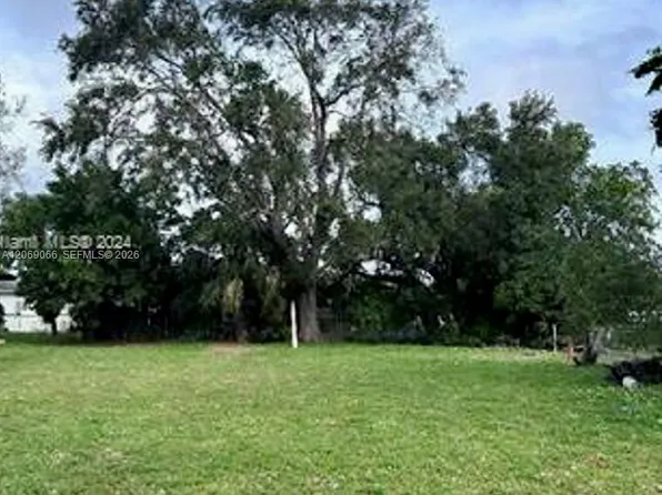 710 SW 3rd Pl, Dania, FL 33004