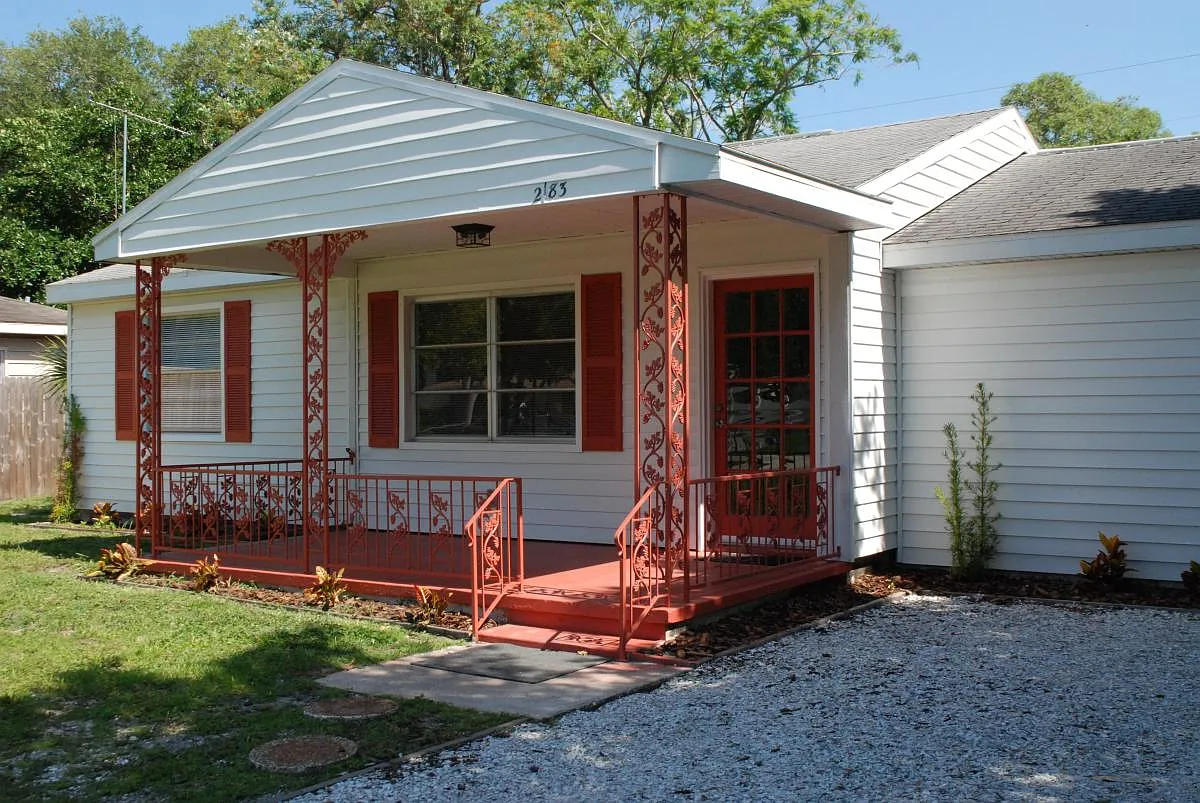 3 bed, 1072 sqft, $2,350 — Photo 1