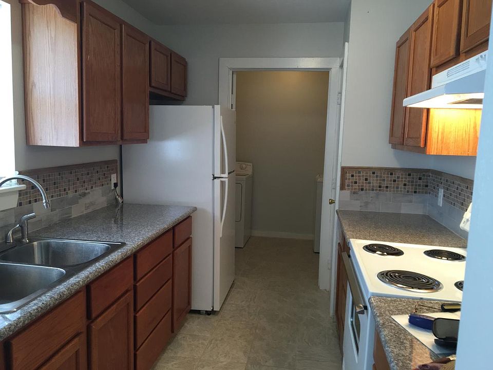 kitchen/laundry room