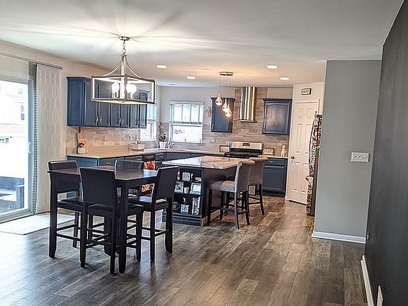 2nd image of 1610 Wildspring Pkwy