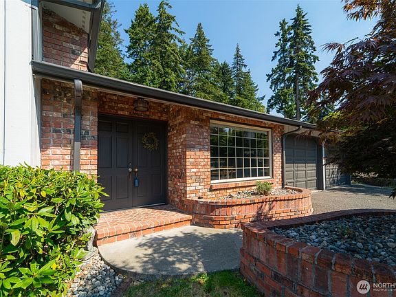 5th image of 3011 SE Regent Street