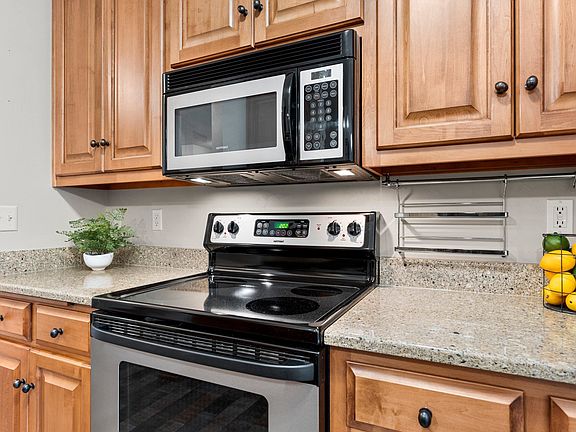 5th image of 2455 Remington Rd