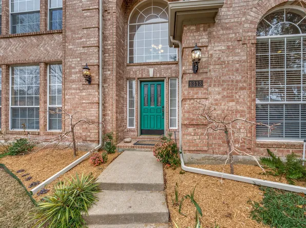 1313 Edgewood Ct, Carrollton, TX 75007