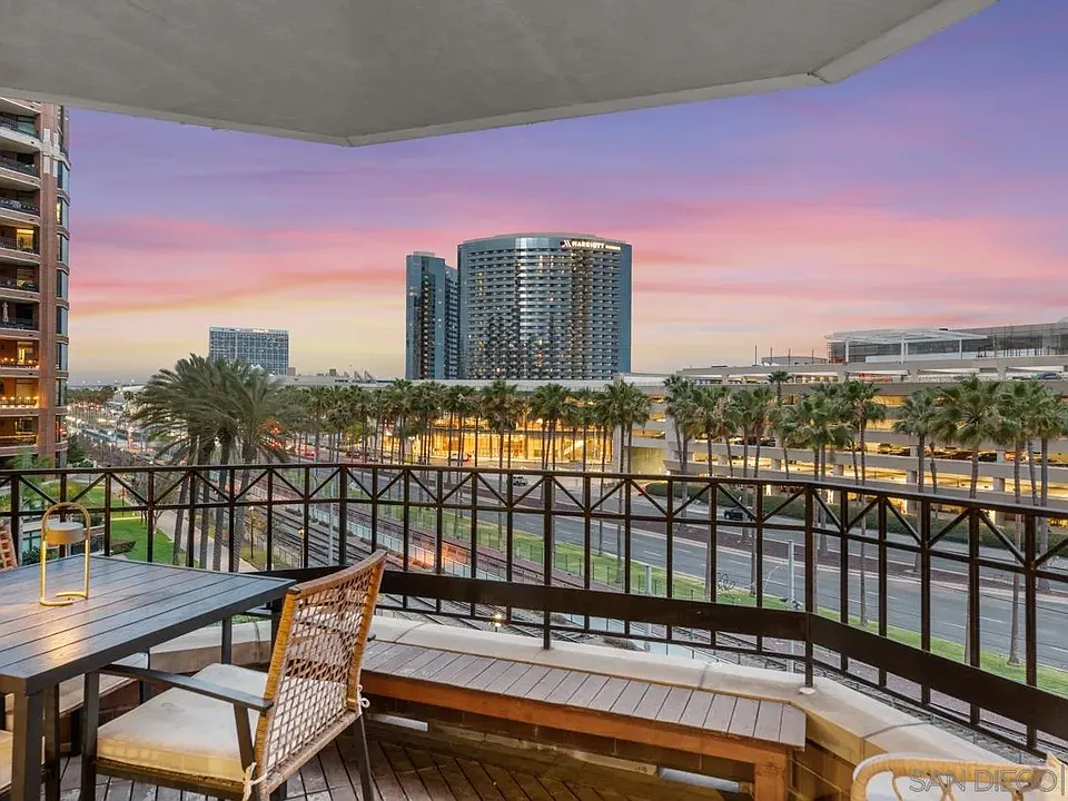 500 W Harbor Dr #504