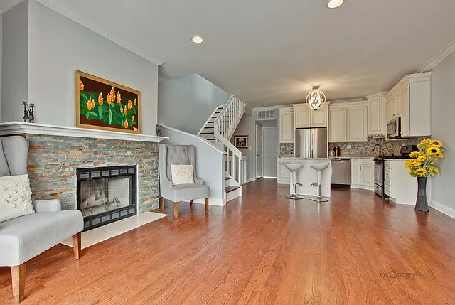 1411 W Harrison St — Photo 9