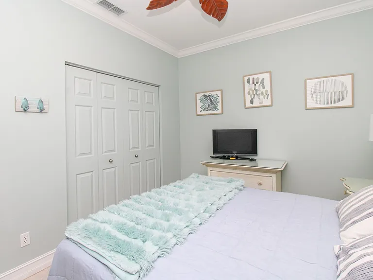 817 Carrick Bend Cir #101 — Photo 18