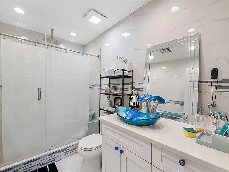 4527 Redcoat Dr — Photo 18