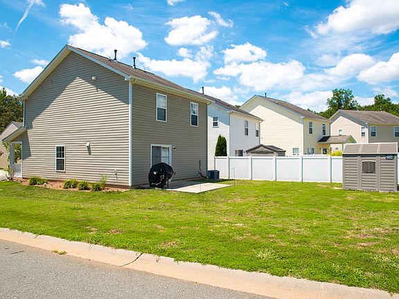 4th image of 4427 Stone Mountain Dr