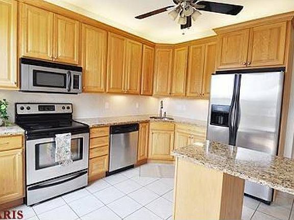 4th image of 3634A Botanical Ave