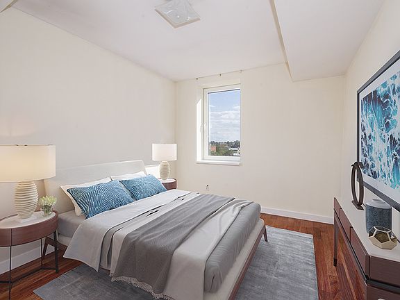 3rd image of 960 Willoughby Ave APT 2C