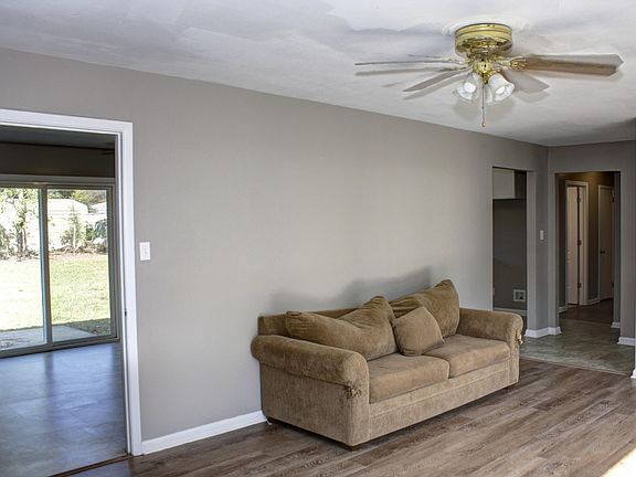 4th image of 614 King Ave.
