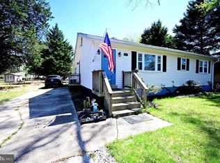 40070 Beach Dr, Mechanicsville, MD 20659