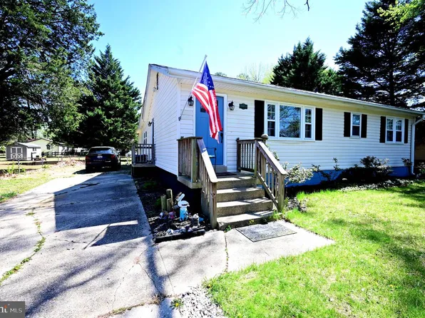 40070 Beach Dr, Mechanicsville, MD 20659