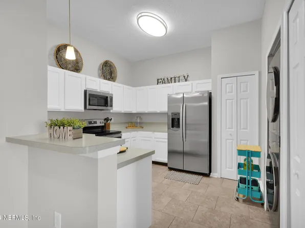 6063 MAGGIES Circle #102, Jacksonville, FL 32244