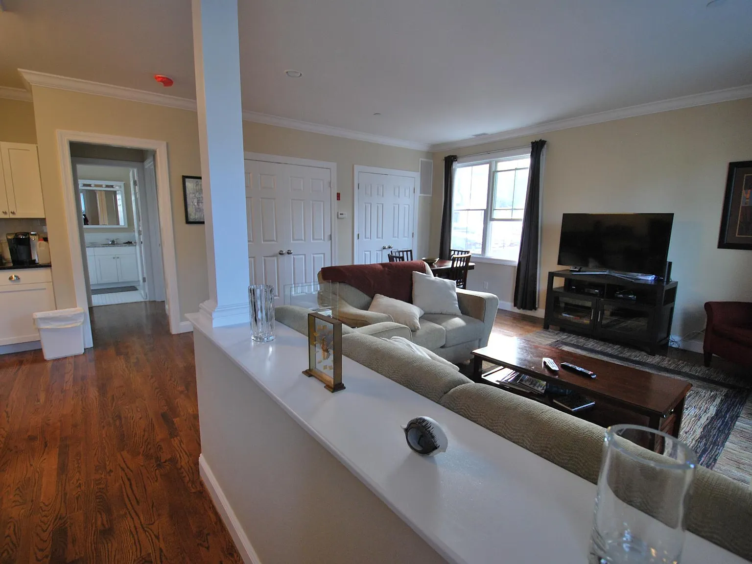 1 bed, 850 sqft, $2,600 — Photo 2