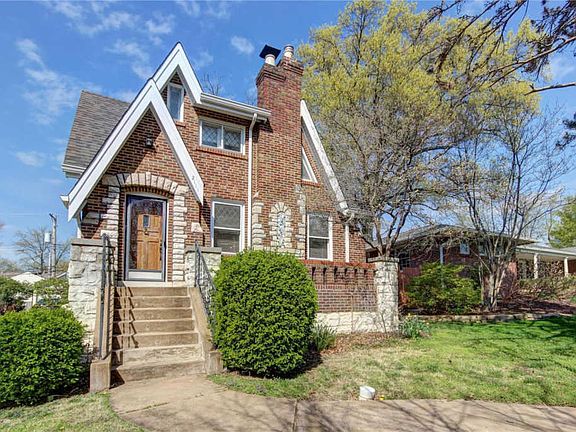 2nd image of 2111 Saint Clair Ave