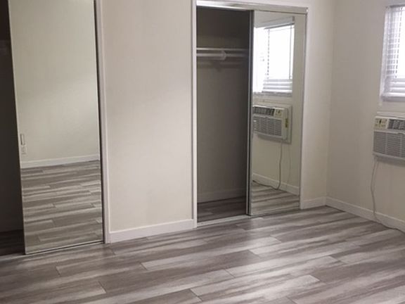 5th image of 813 Westmount Dr APT 9