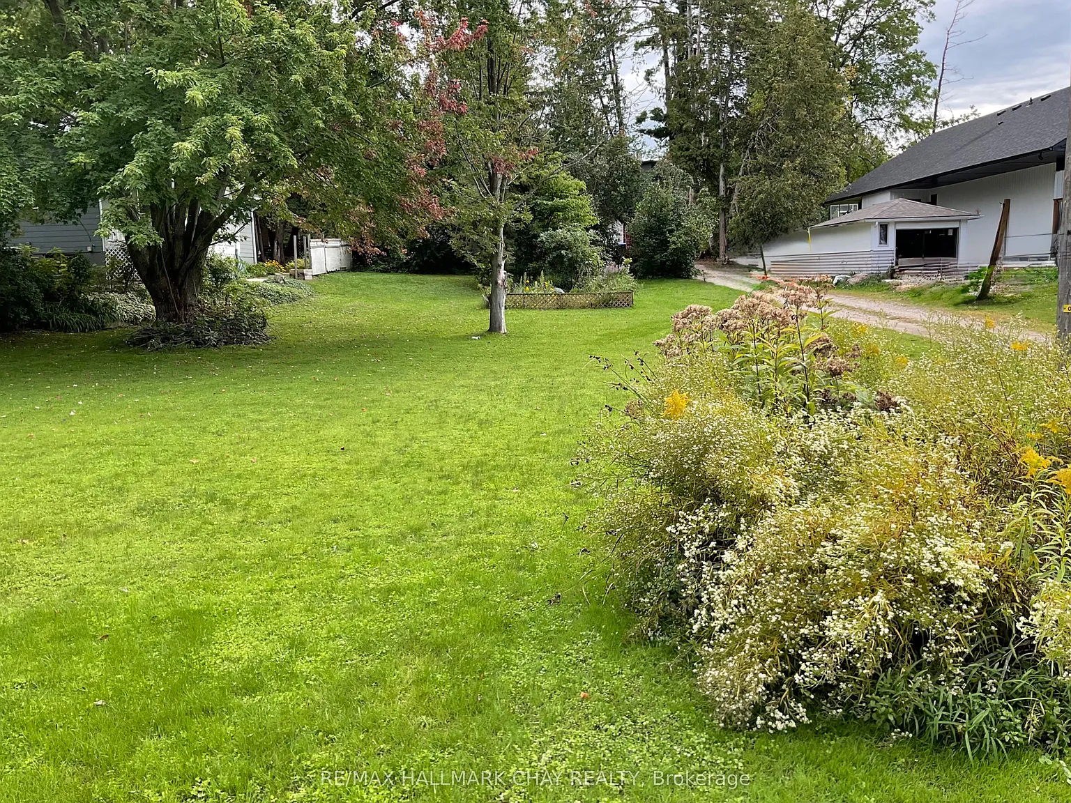 4 bed, $2,850 — Photo 2