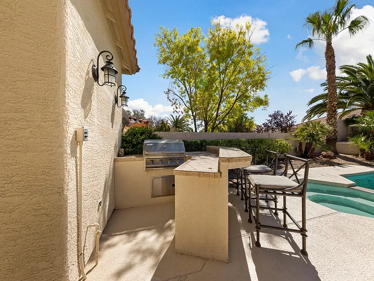 10221 Angel Peak Ct — Photo 7