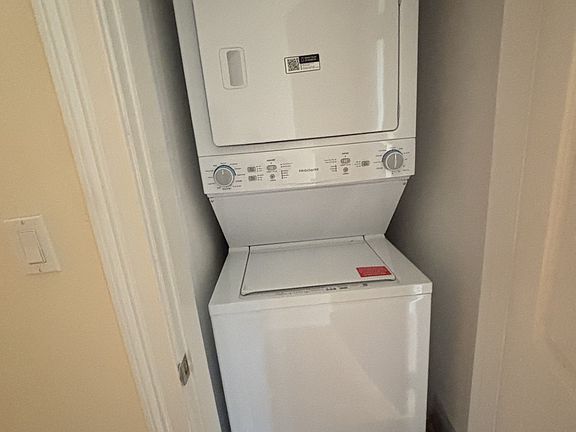 4th image of 276 Main St APT 2F