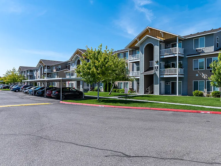 Center Pointe | Exterior Building