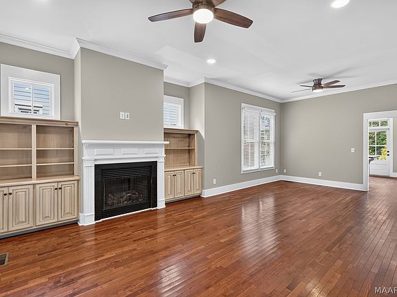 3rd image of 24 Boardwalk St