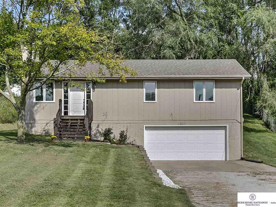 1st image of 1305 Rock Bluff Ave