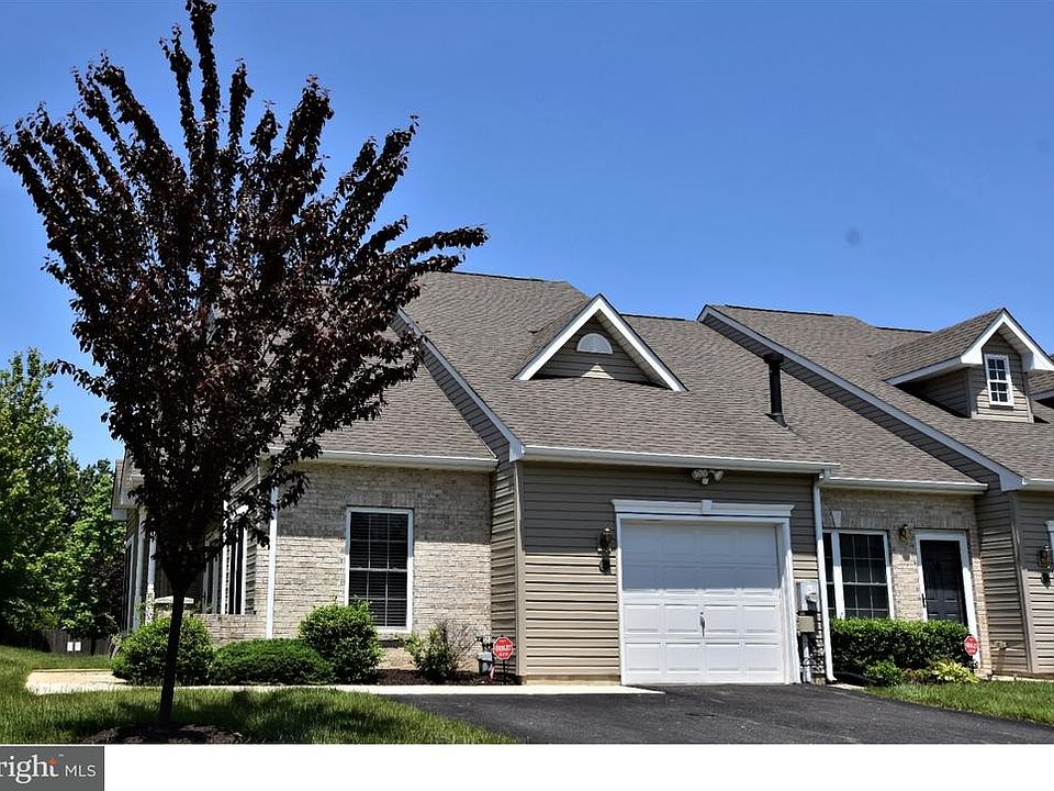 1st image of 454 Sweetman Dr