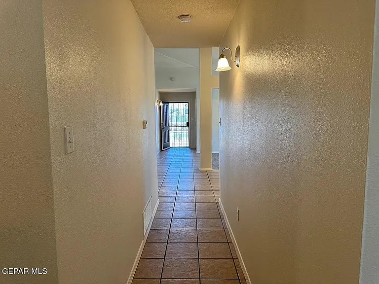 10041 Paloma Dr — Photo 19