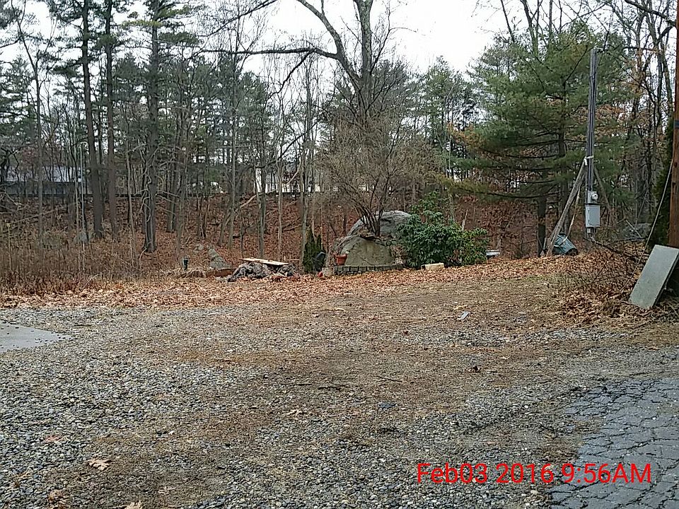 2nd image of 11 Blades Cir