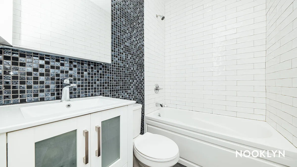 Building Photo - 2164A Fulton St #2F