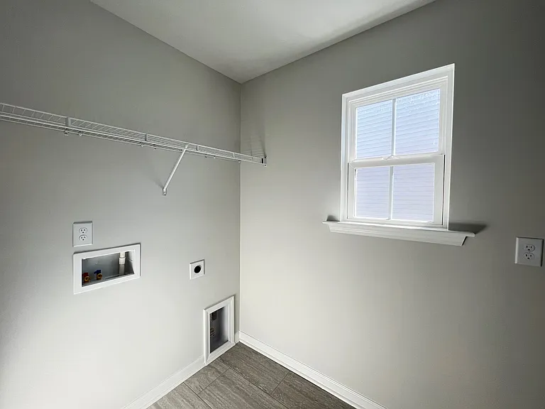 1312 Hollyview Ave — Photo 11