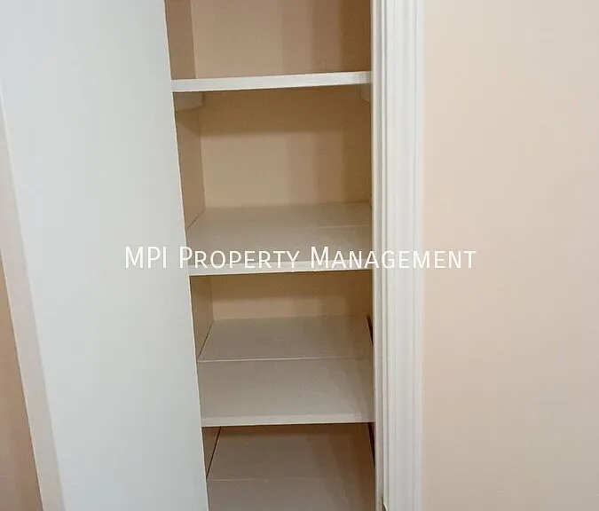316 N 75th St #6 — Photo 17