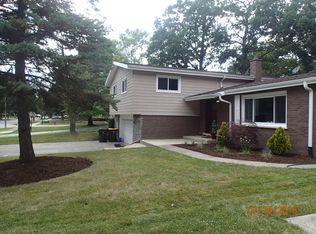 231 Murray Dr, Wood Dale, IL 60191