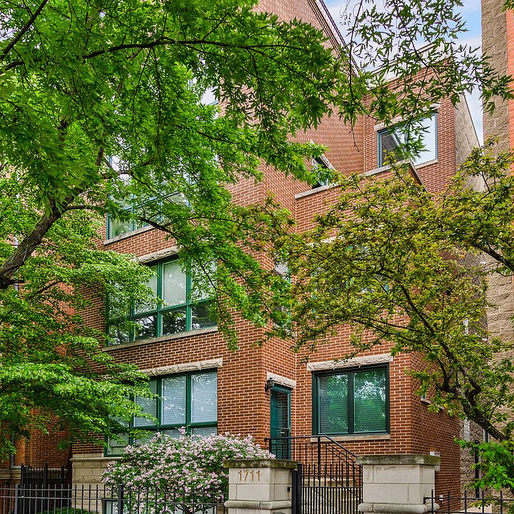 1st image of 1711 N Sheffield Ave #3