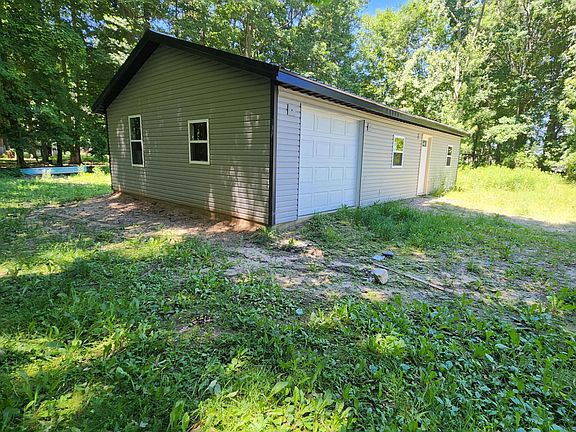 3rd image of 4830 Beech Dr