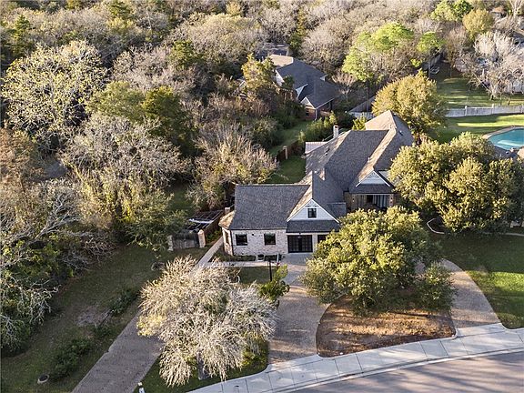 2nd image of 442 Chimney Hill Dr