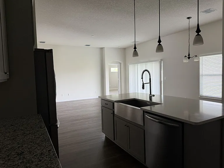 4634 SW Athena Dr — Photo 26