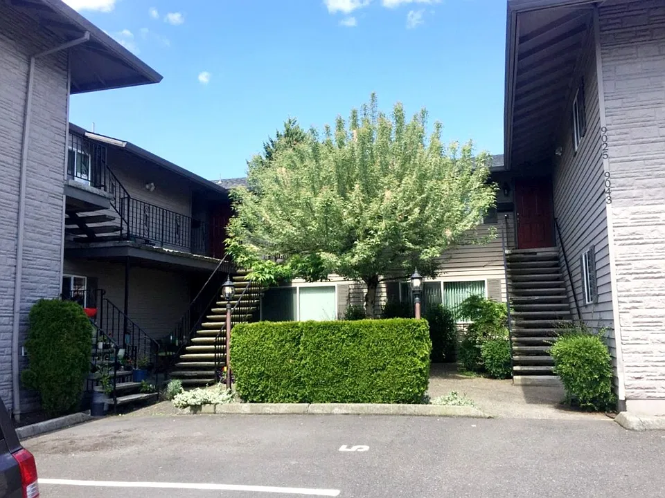 0174-04PP Stark Street Apartments