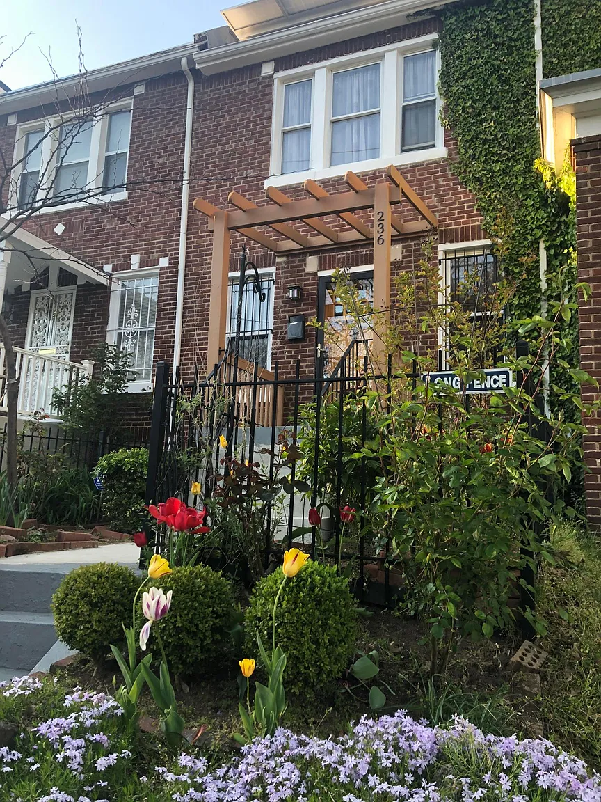 236 Channing St NE photo 1